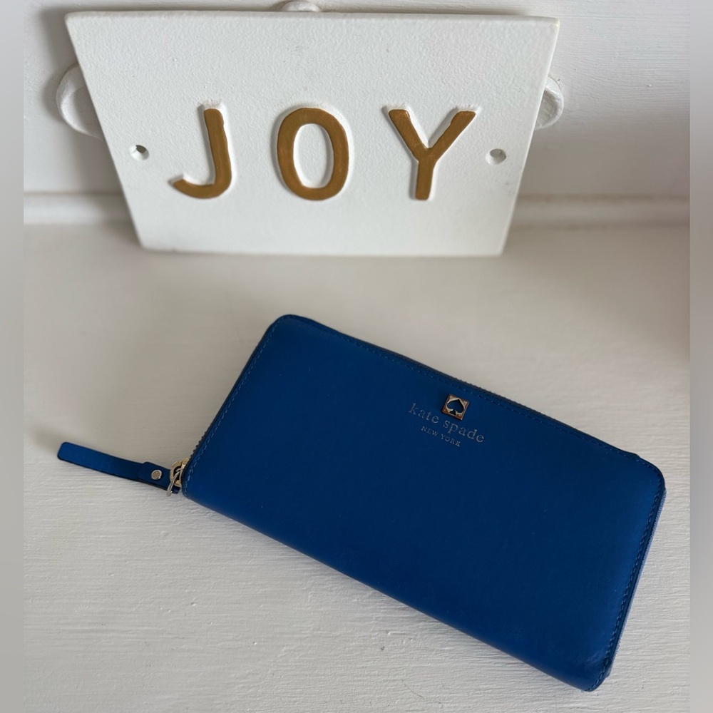 Kate Spade Newbury Lane Blue Gold Zip Around Wallet with pockets